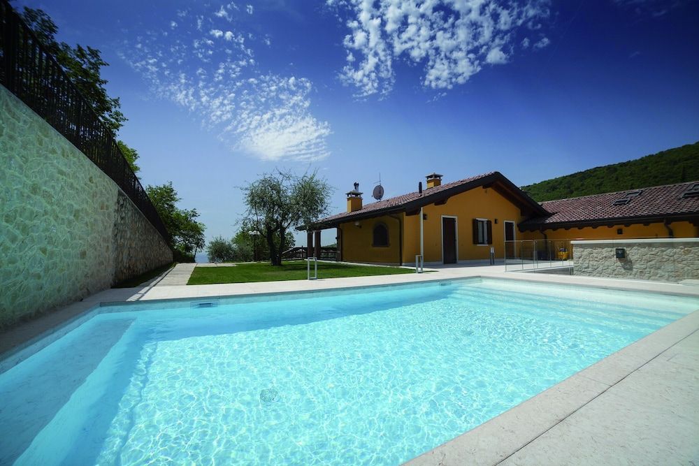 AGRITURISMO ACINATICO WINE RELAIS 1