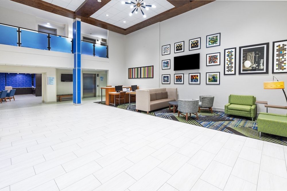 Holiday Inn Express & Suites SULPHUR (LAKE CHARLES) by IHG 2