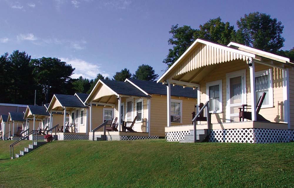 Half Moon Motel & Cottages 1
