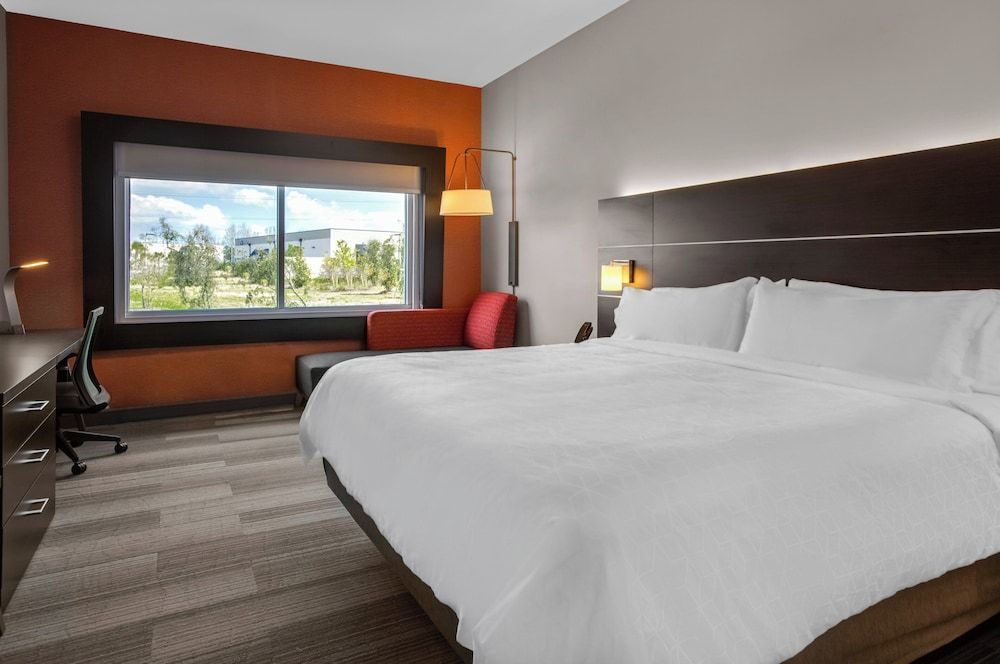 Holiday Inn Express & Suites SANFORD- LAKE MARY by IHG 2