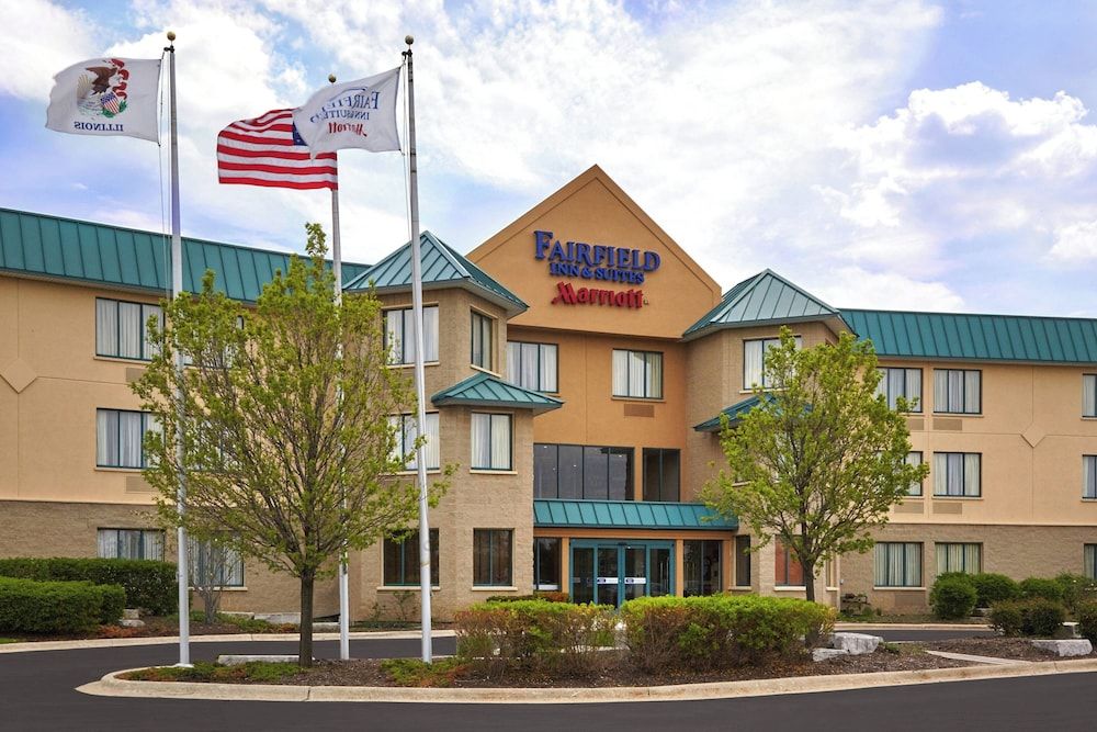 Fairfield Inn and Suites Chicago Lombard 1