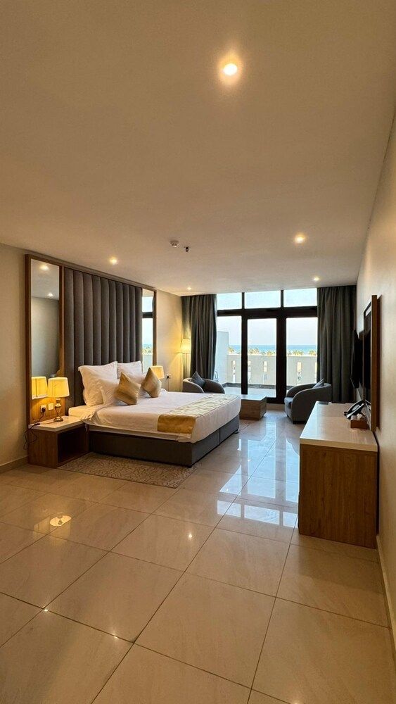 Continent Hotel Al Uqayr 2
