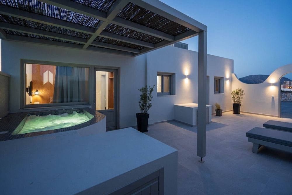 Sea Serenity Villas with Private Jacuzzi 2