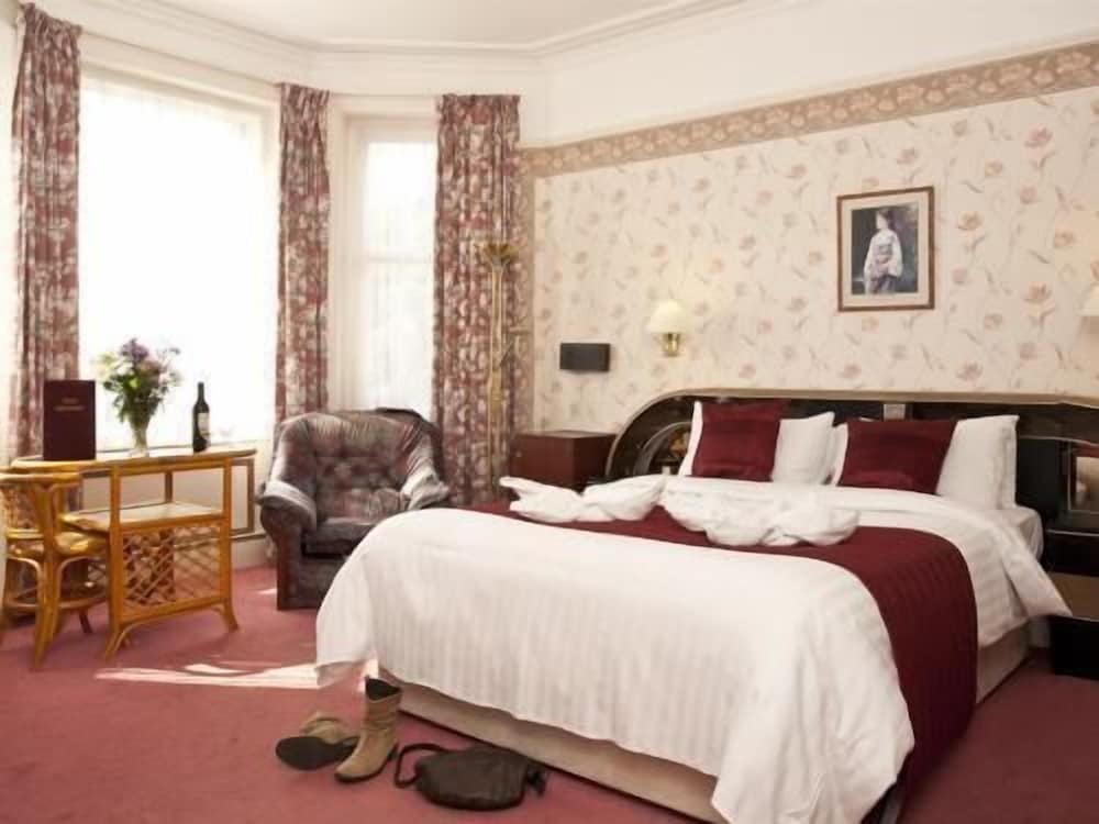 Denewood Hotel 1