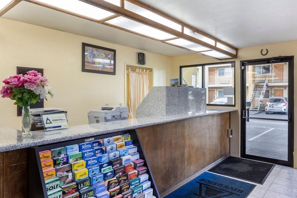 Riverside Inn & Suites 2