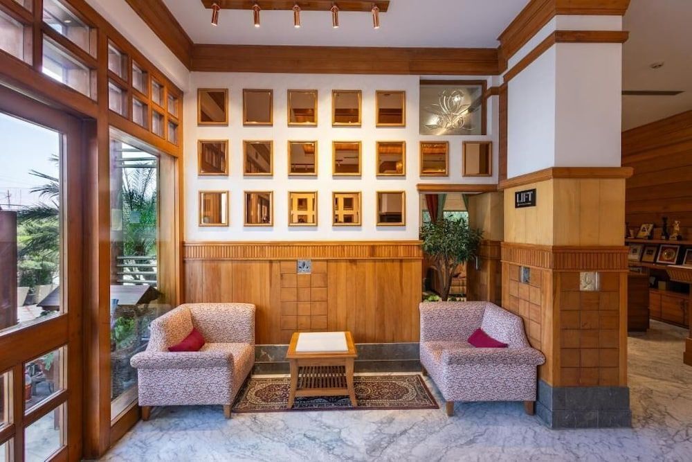 Hotel Saffron Leaf 2