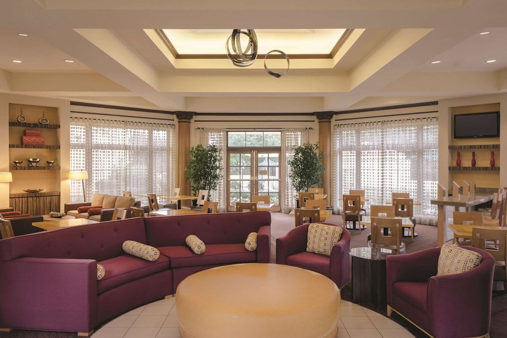 La Quinta Inn & Suites by Wyndham Atlanta Ballpark/Galleria 2