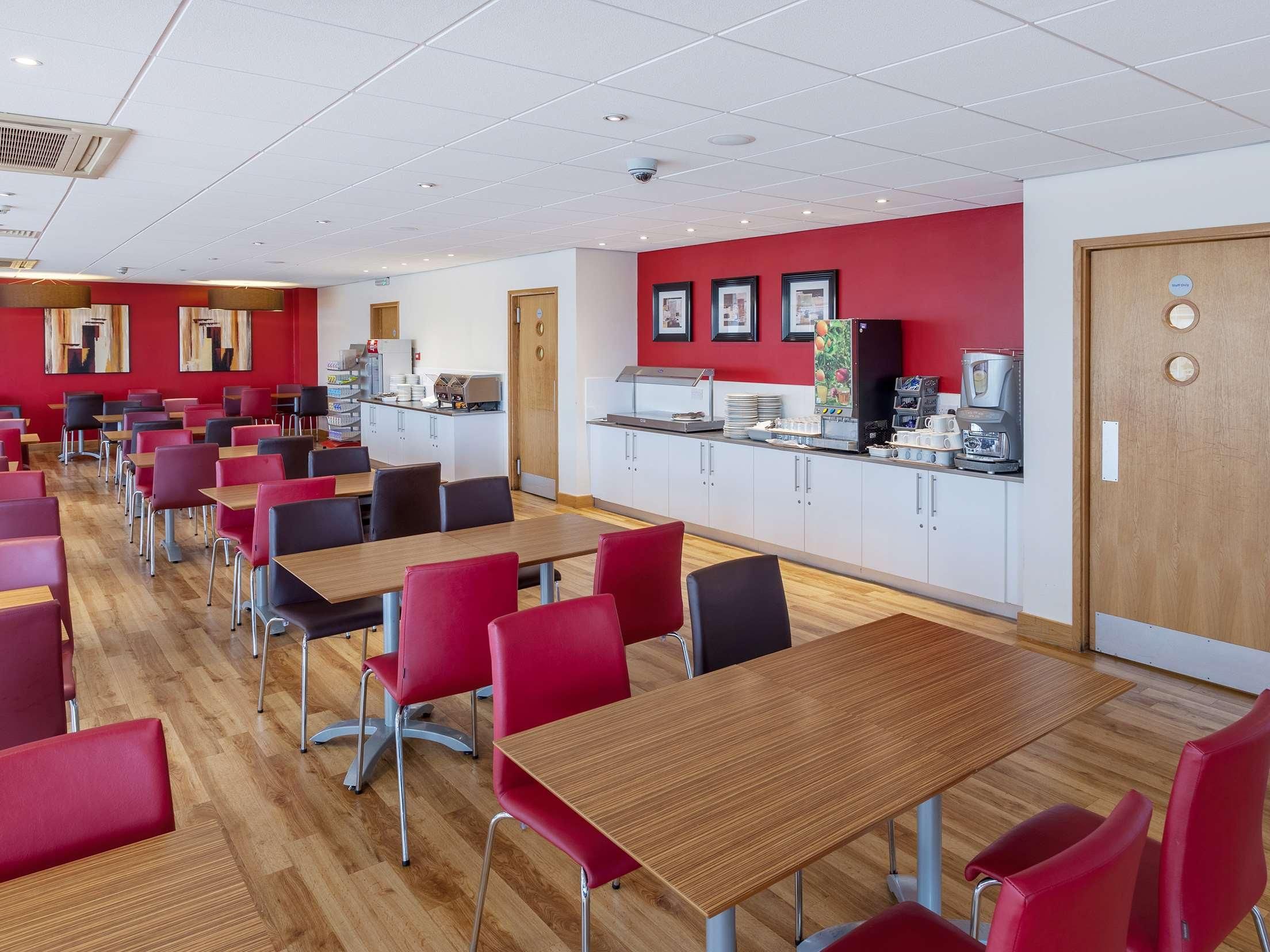 Travelodge Slough 1