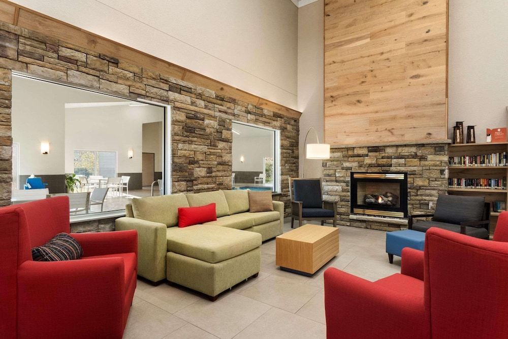 Country Inn & Suites by Radisson, Platteville, WI 2
