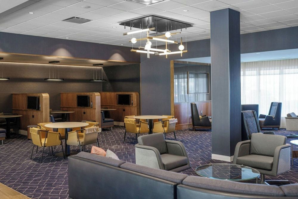 Courtyard by Marriott Indianapolis Fishers 2