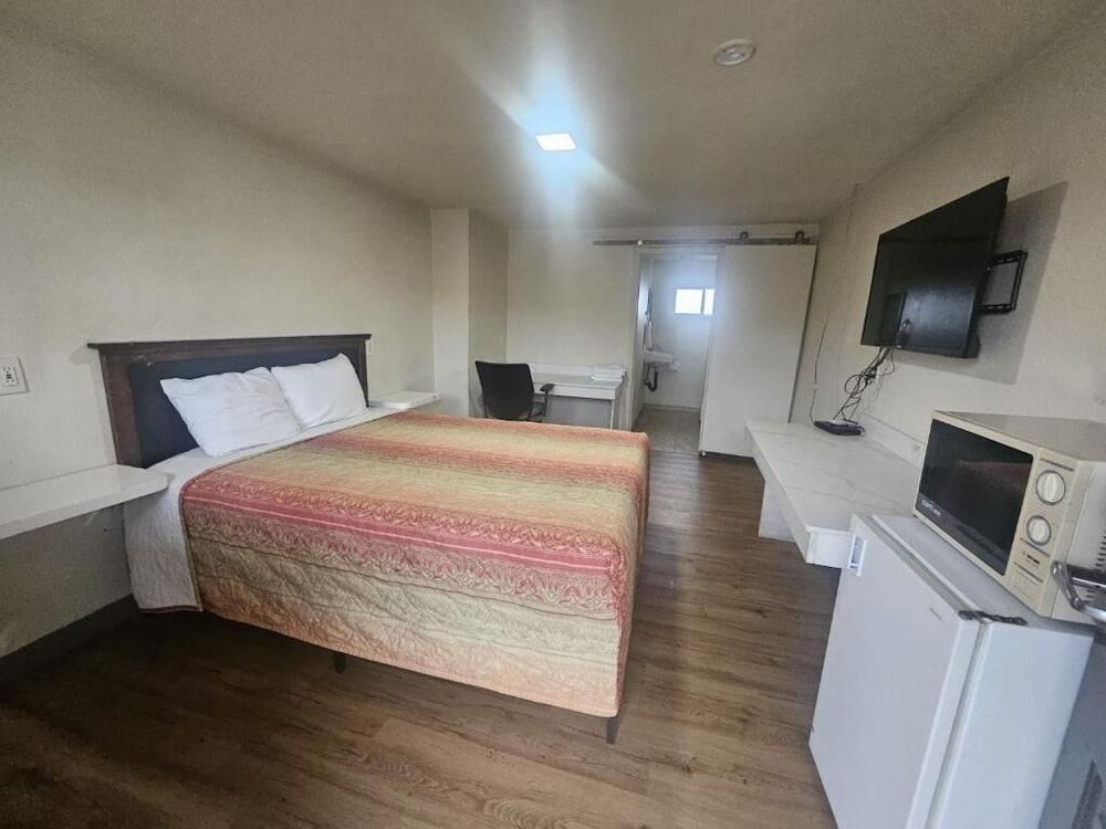 Del Rancho Motel 2