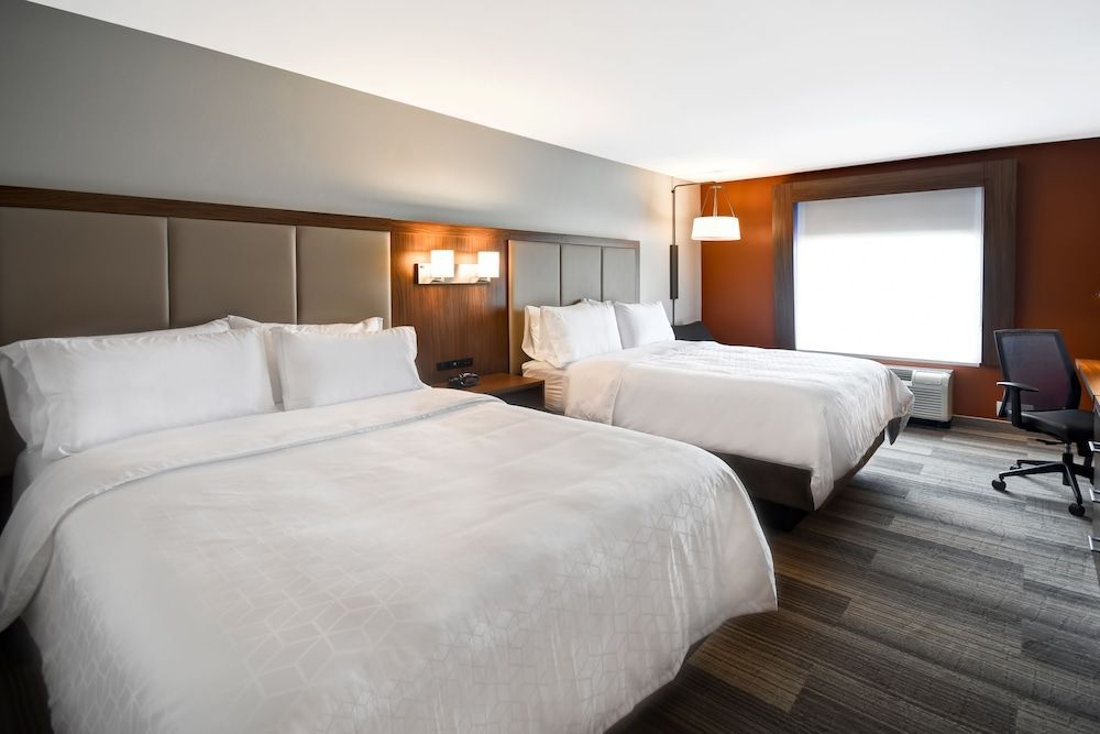 Holiday Inn Express & Suites SCHERERVILLE by IHG 2