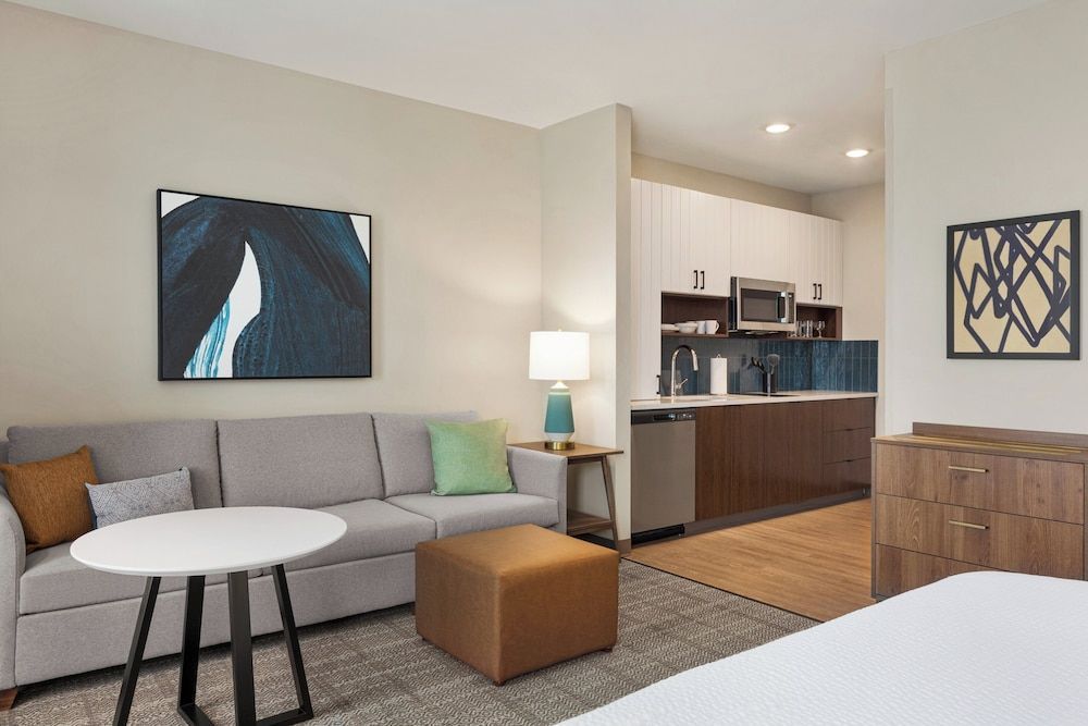 Staybridge Suites Detroit North - Royal Oak by IHG 2