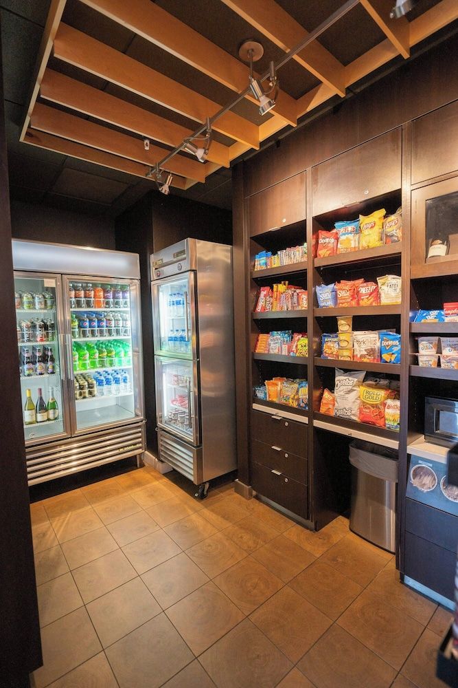 Courtyard by Marriott Philadelphia Springfield 2