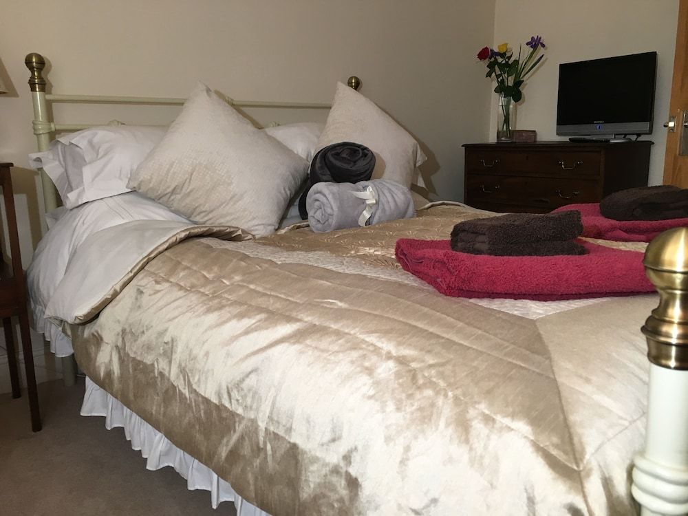5 Charlton Mill Way B&B 2