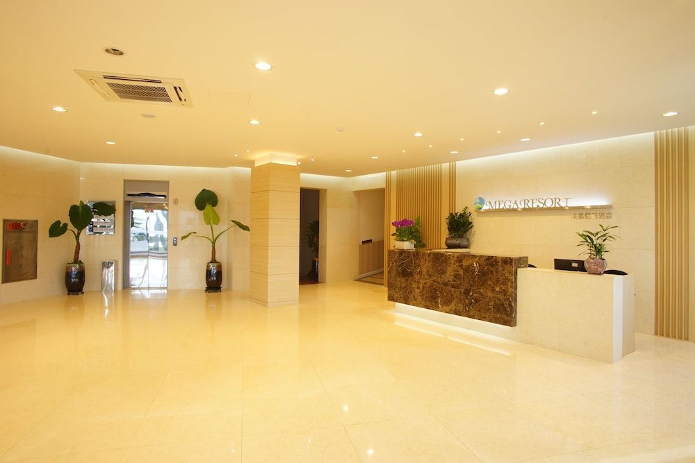 Mega Resort 2