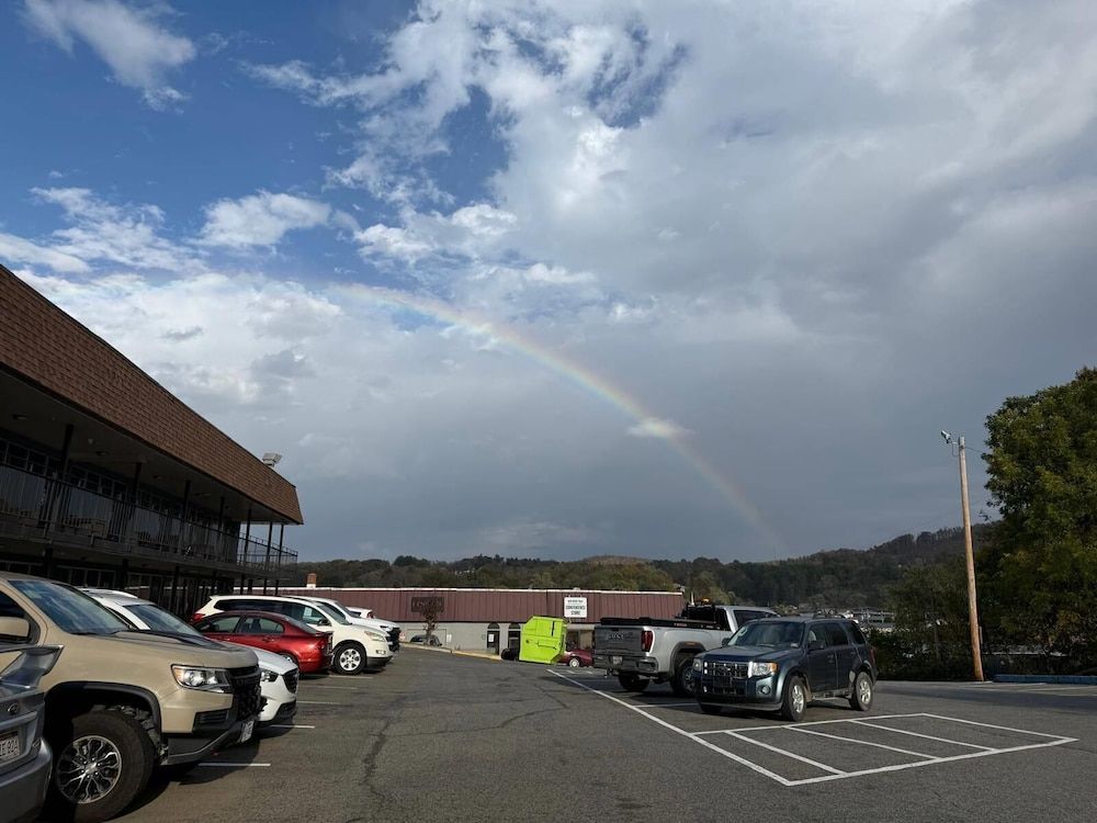 Econo Lodge Galax 1