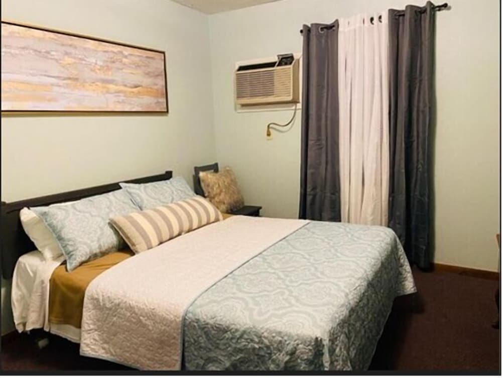 Rockwood Resort Motel 2