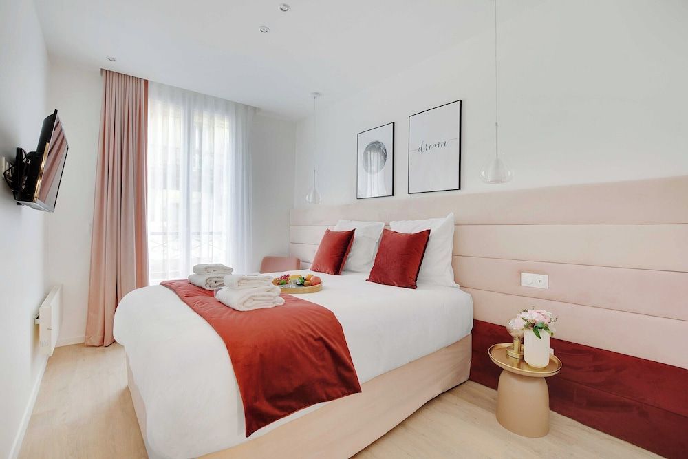 Charming apartment - 2BR-6P -In the heart of Paris 2