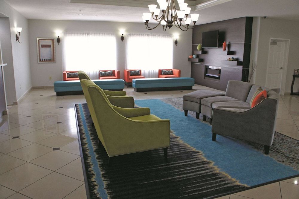 La Quinta by Wyndham Orange 1