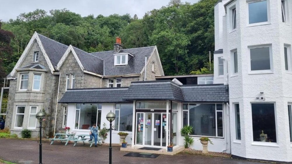 The Lodge on the Loch by OYO 1
