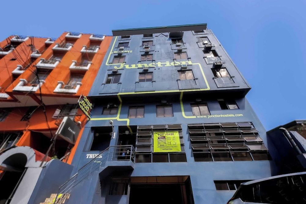 Junction Hostel Poblacion Makati Avenue 1