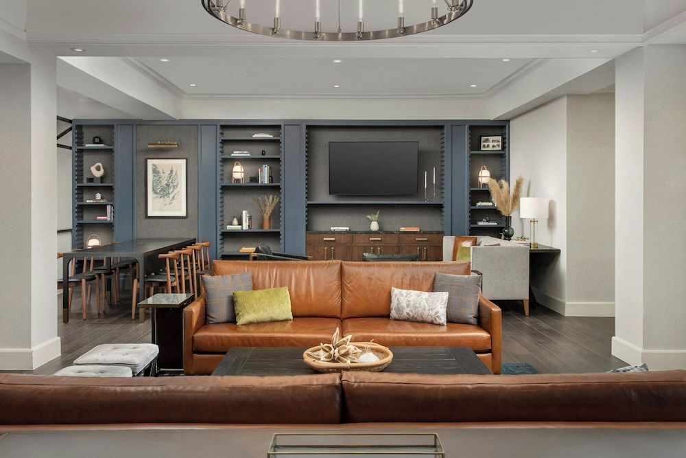 Courtyard by Marriott Savannah Downtown - Historic District 1
