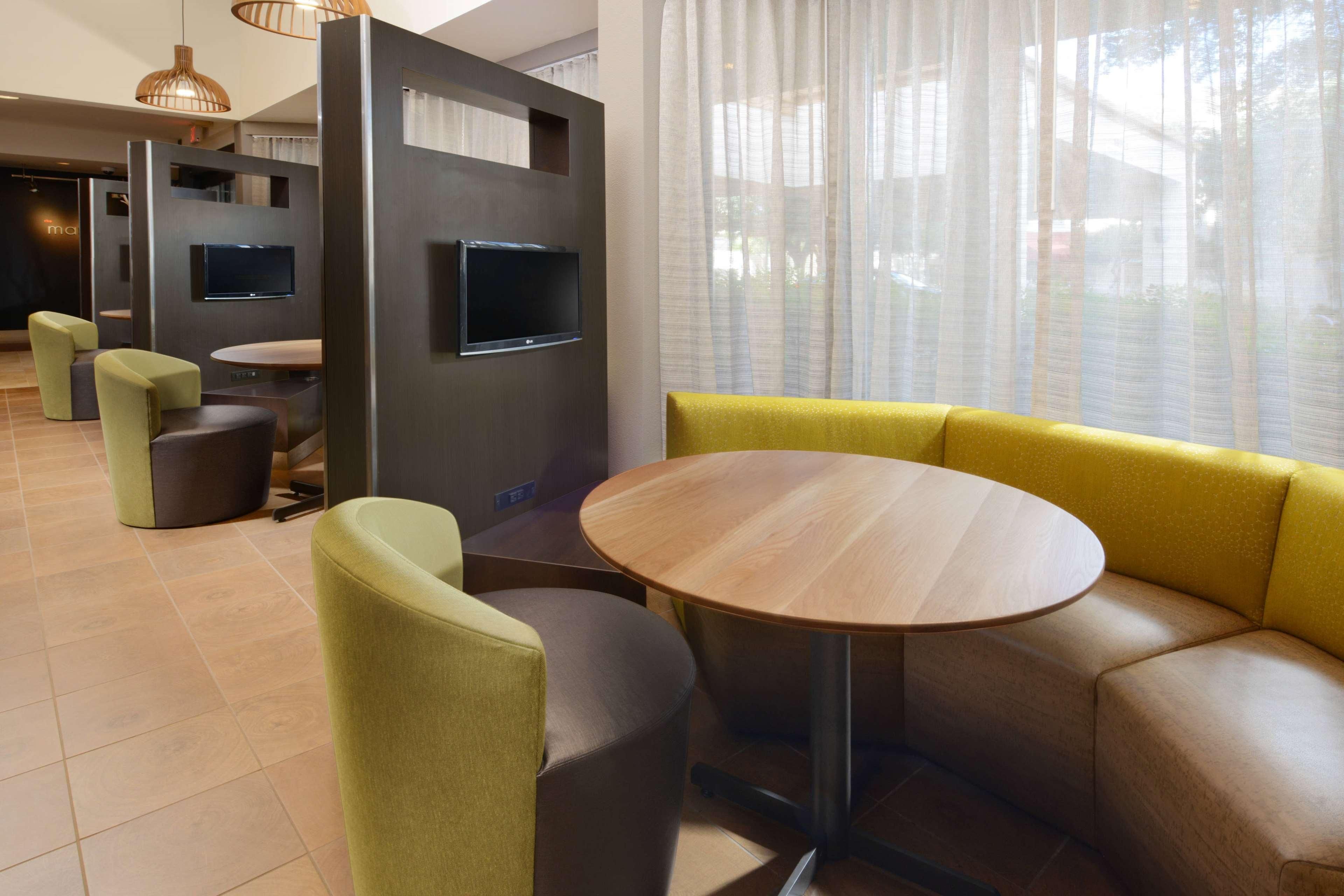 Sonesta Select Dallas Central Expressway 2