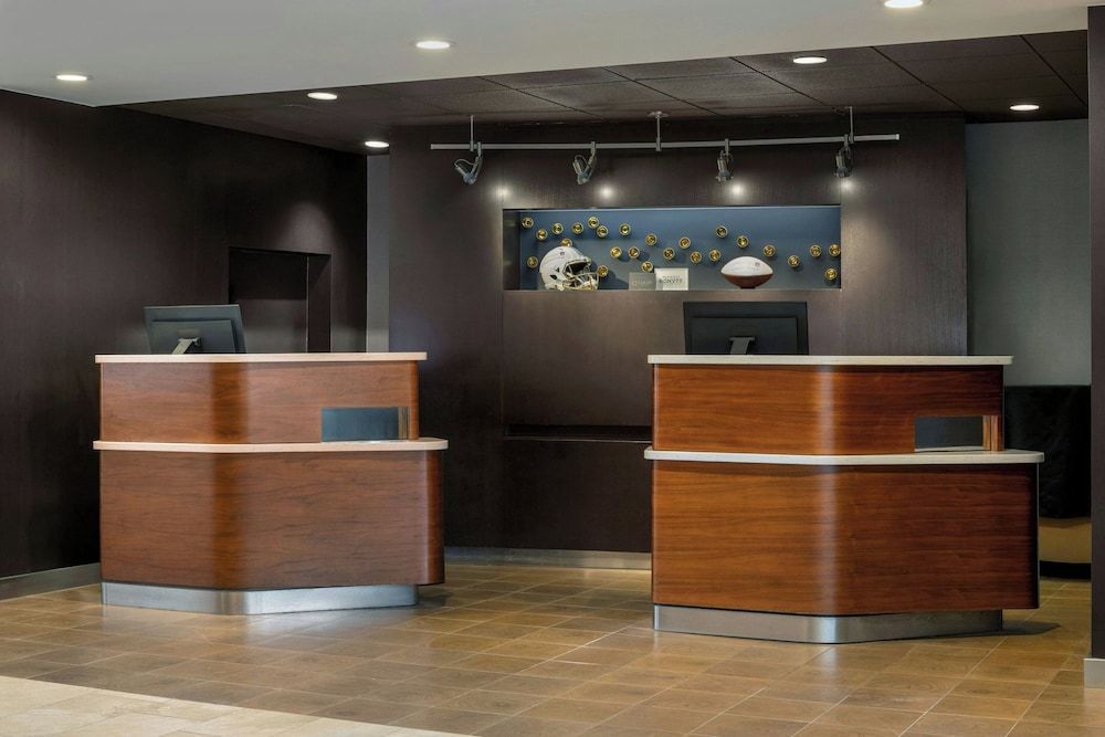 Courtyard by Marriott Pittsburgh Airport 2
