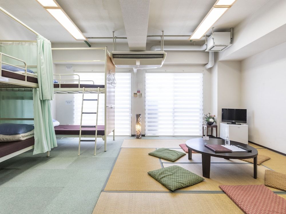 Omotenashi Hostel Miyajima 1