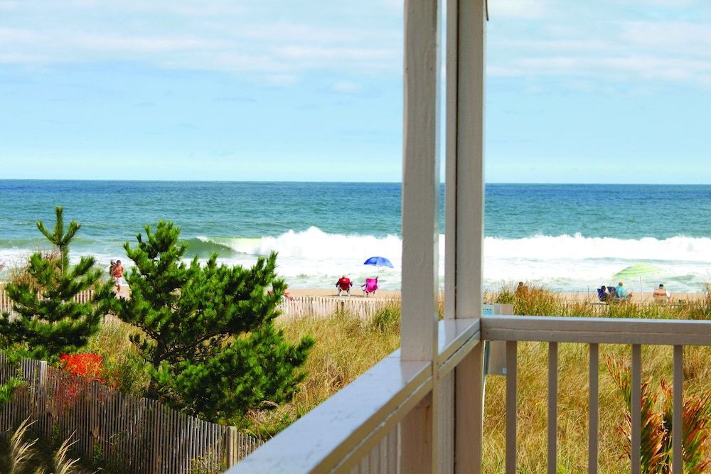 Seabonay Oceanfront Motel 1