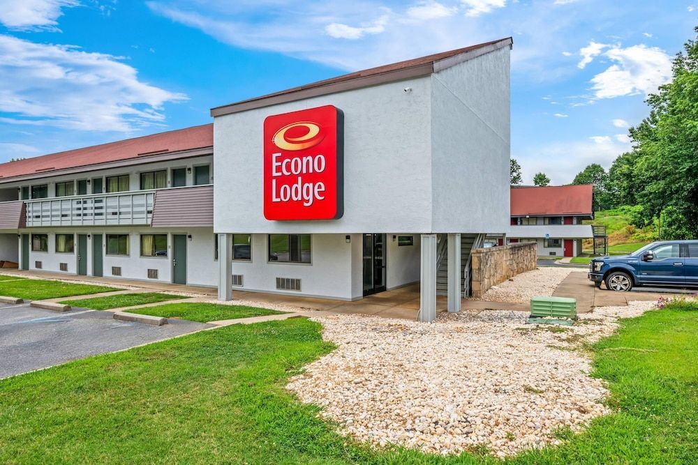 Econo Lodge Hickory 1