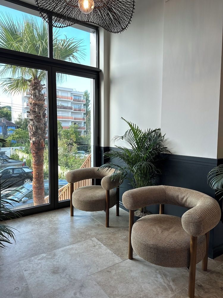 Les Vagues Hotel & Spa 2