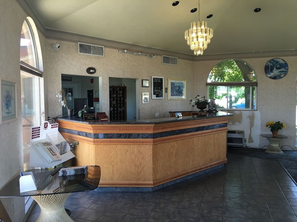 Applegate Inn 2