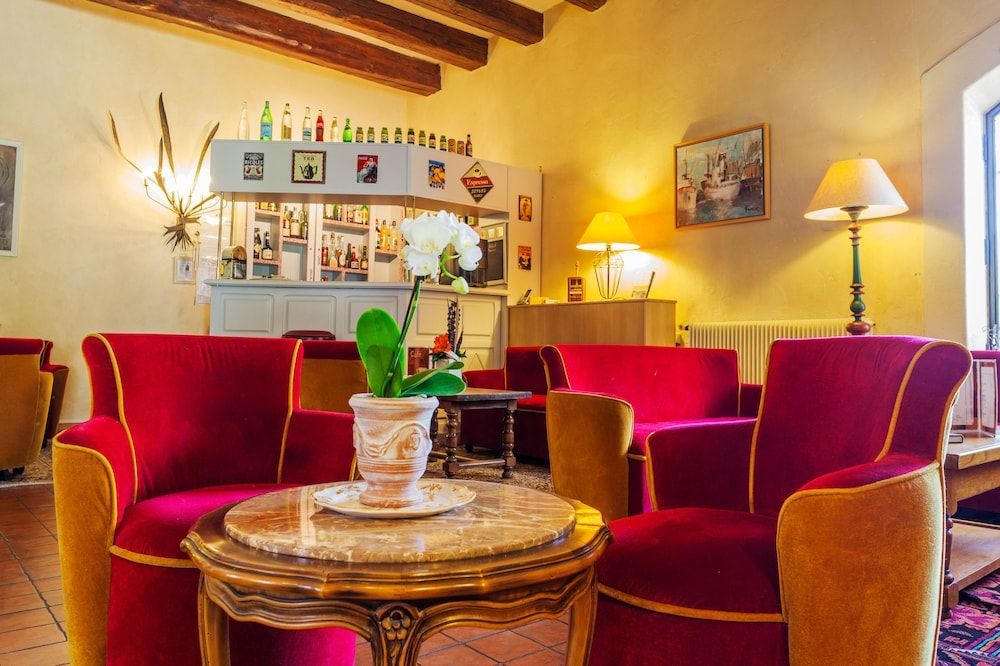 Logis Auberge De Tavel 2
