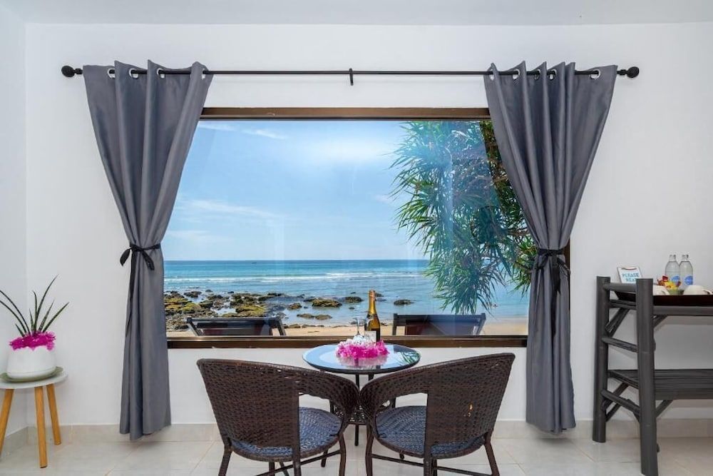 Lanta Beachfront Resort 1