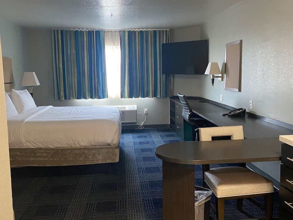 Extended Studio Hotel Ontario 1