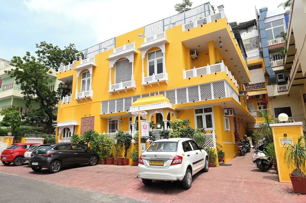 Chitra Katha - A Story Per Stay 1