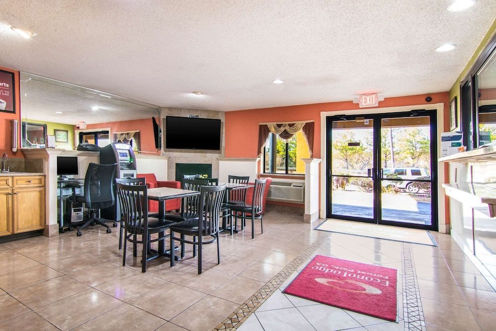 Econo Lodge Atlanta Airport East 2