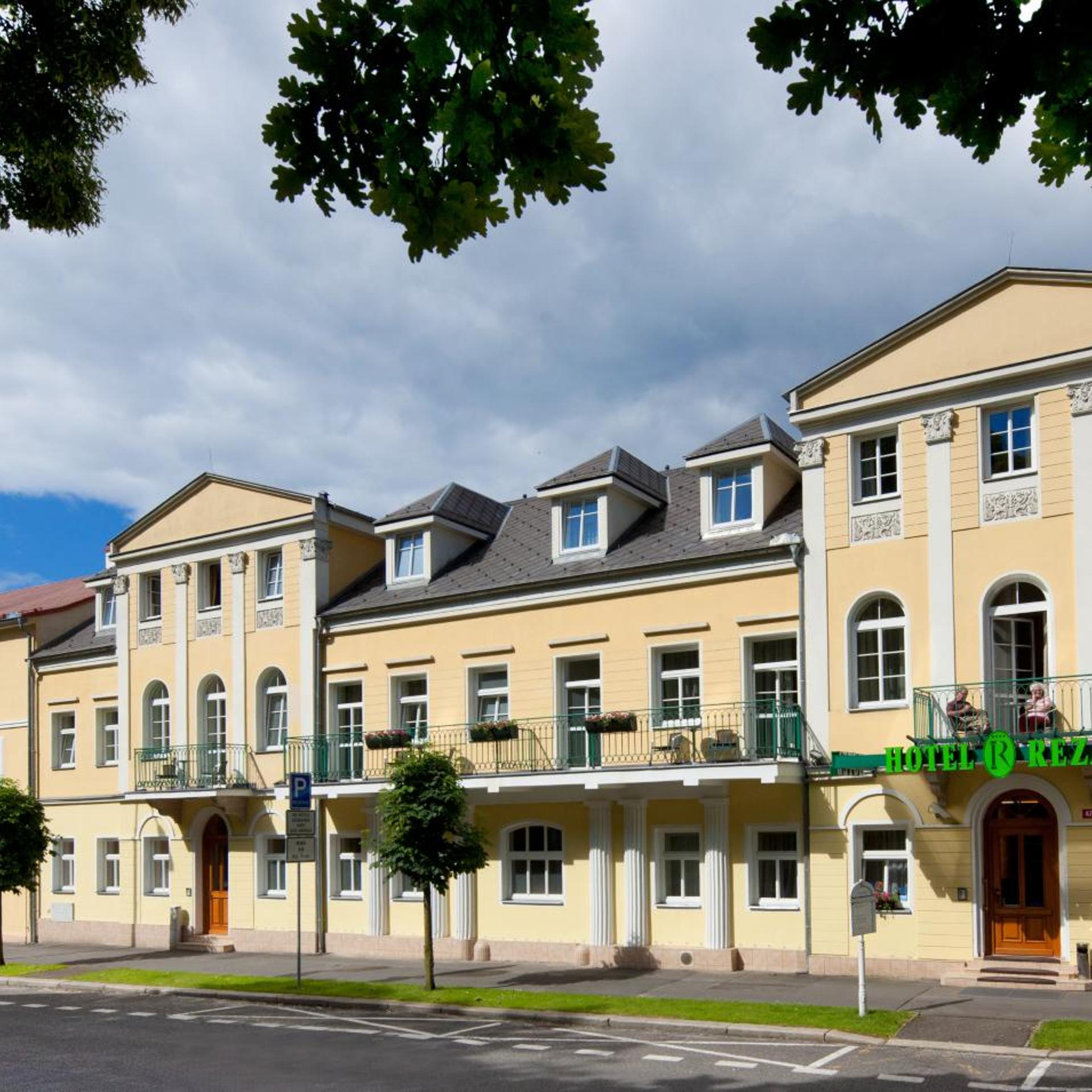 Hotel Reza 1