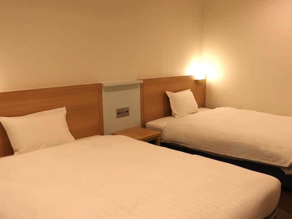 Shin-Osaka Station Hotel 1