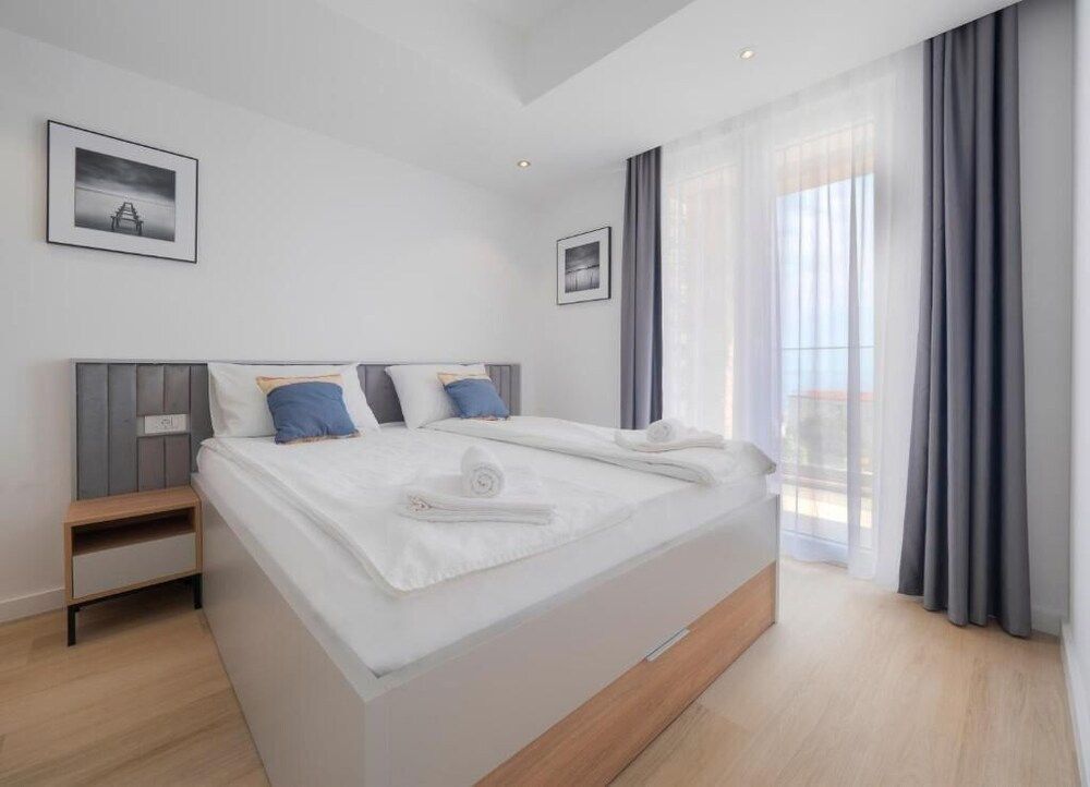 One bedroom apartment with pool Jane 2