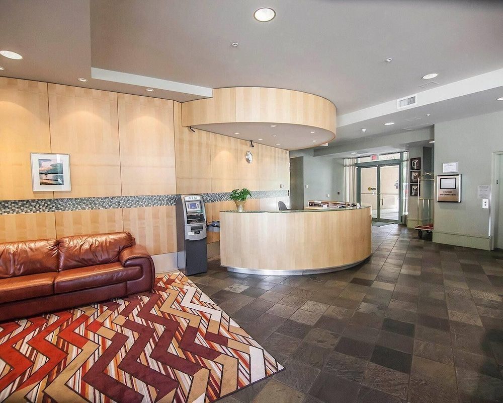 Comfort Hotel Vancouver Airport 2