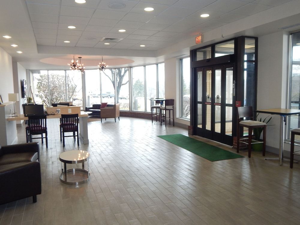 Ramada by Wyndham Beaver Falls 2