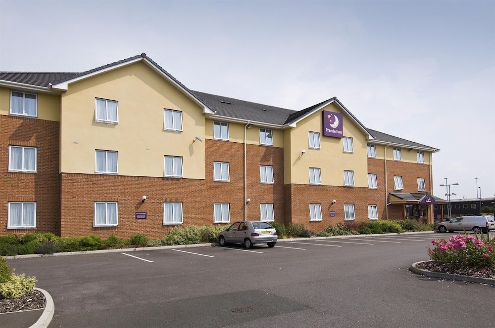 Premier Inn Swindon Central 1