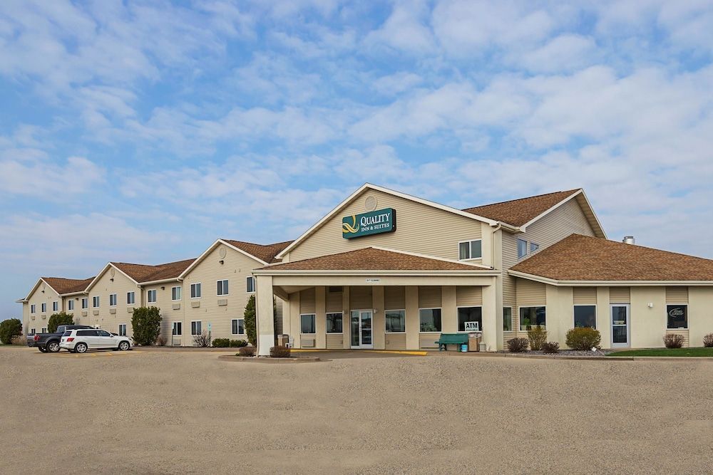 Quality Inn & Suites Belmont - Platteville 1