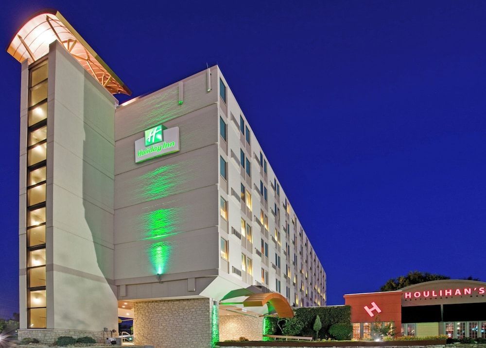Holiday Inn MANHATTAN AT THE CAMPUS by IHG 1