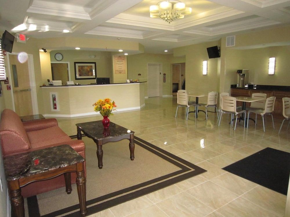 Red Carpet Inn and Suites Monmouth Junction 2