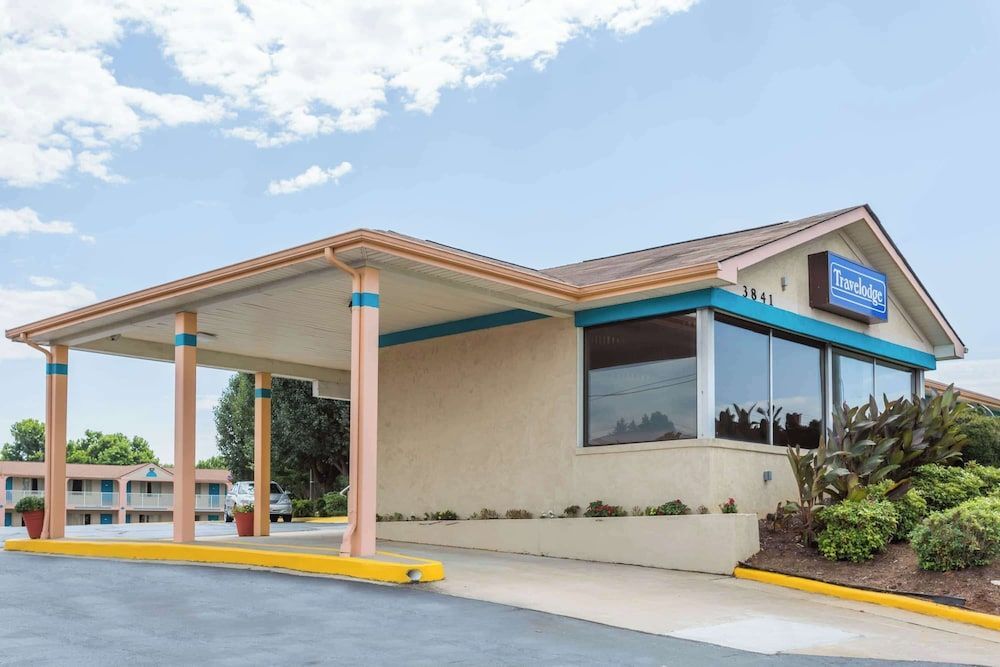 Travelodge by Wyndham Ridgeway Martinsville Area 1