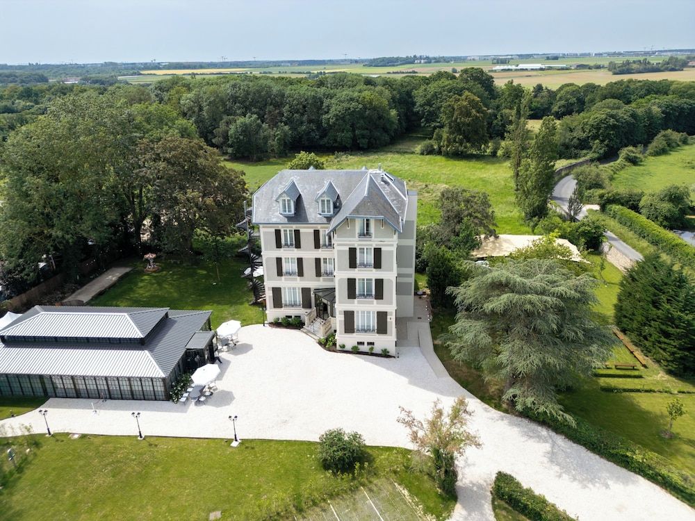 Villa Edmond Hôtel & Spa - Maison Blanche Bièvres 1